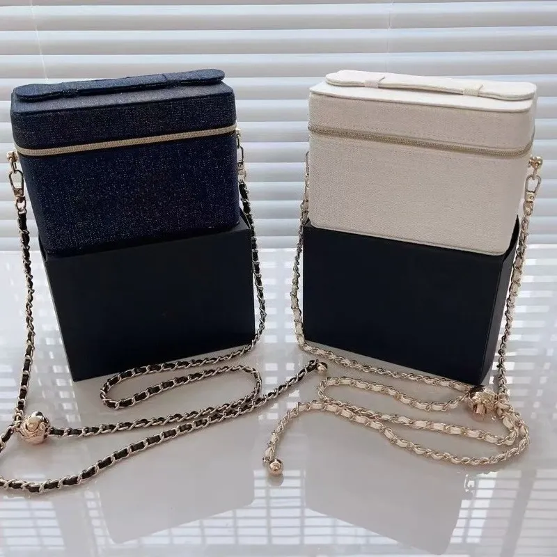 Kerstmis 2025 limited edition  - Luxury Bags Edit recensie en prijs