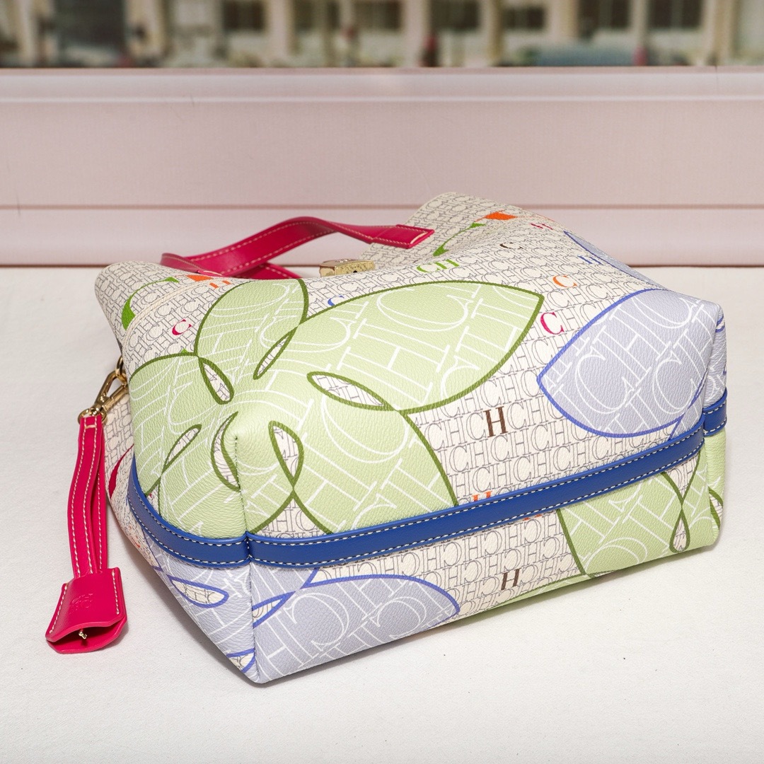 CH Luxe Geprinte Bucket Bag 20 - Luxury Bags Edit recensie en prijs